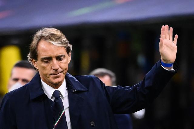 半岛体育官网-曼奇尼：博努奇犯错不应该 小基耶萨：两黄牌都勉强