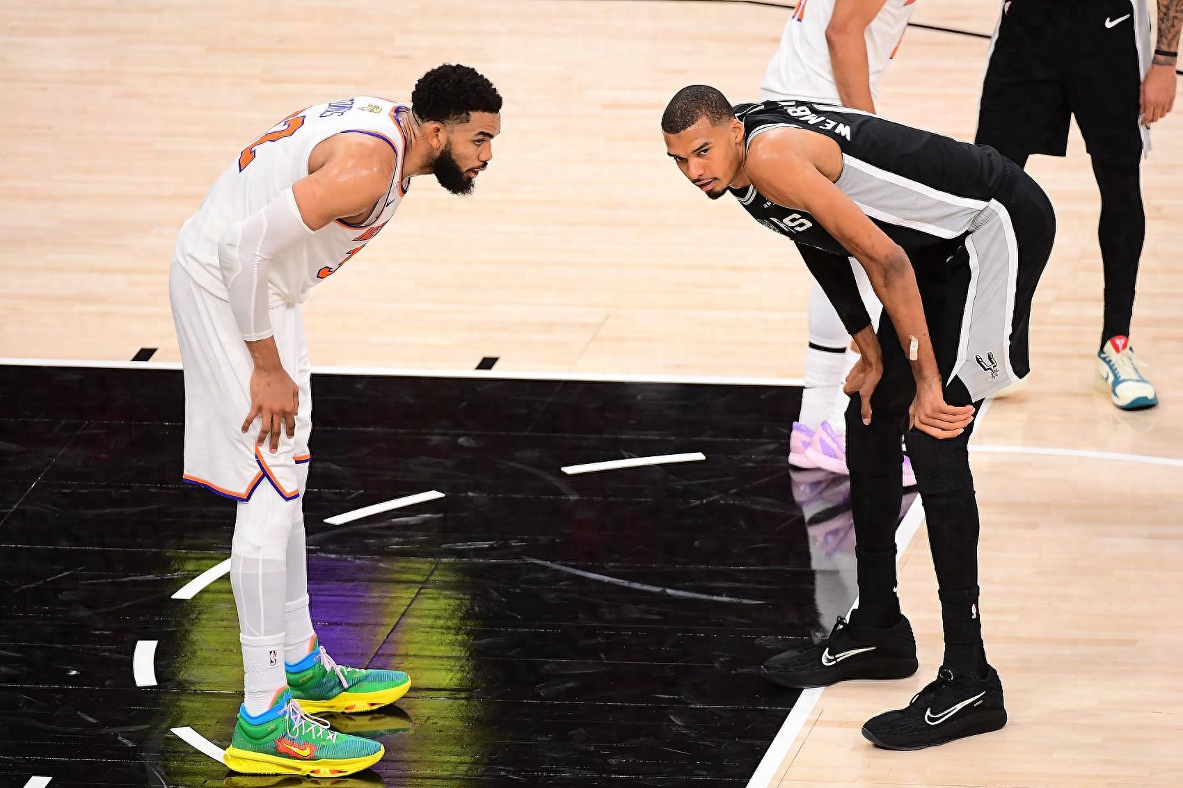 BD Sports App-马刺苦吞14分大逆转谁背锅？文班21中6主动揽责！两人比他更该批
