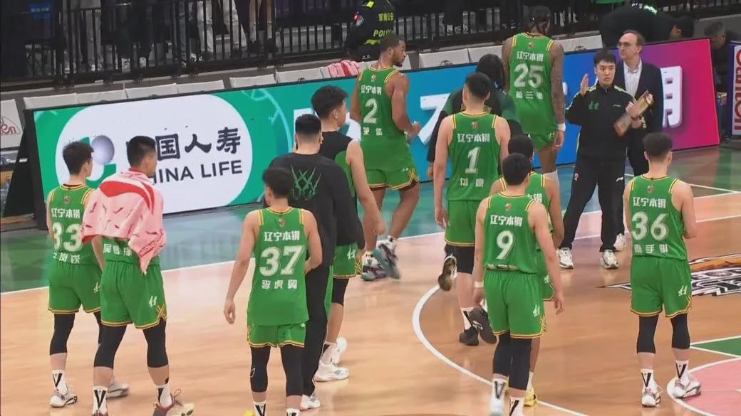 辽篮击败福建！乌戈赛后盛赞三人！再收四大喜讯，季后赛弯道超车